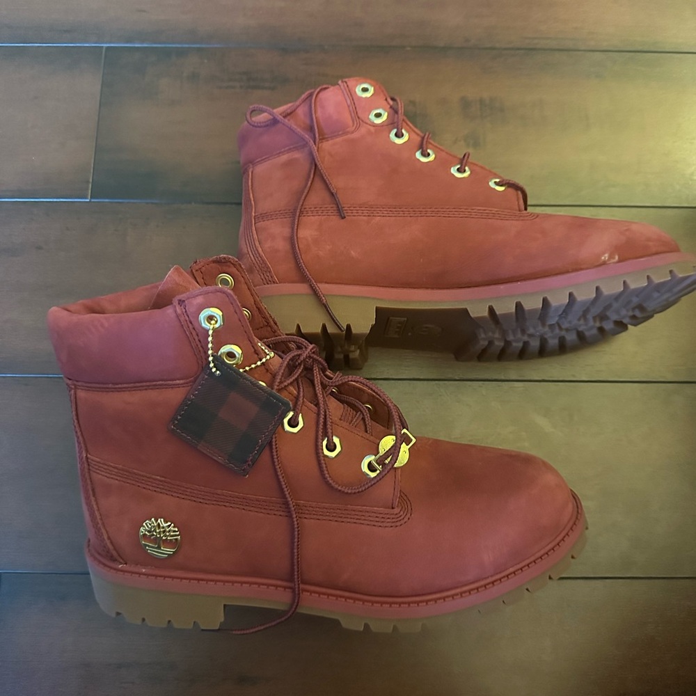 Brand New Kids Timberland

Never worn